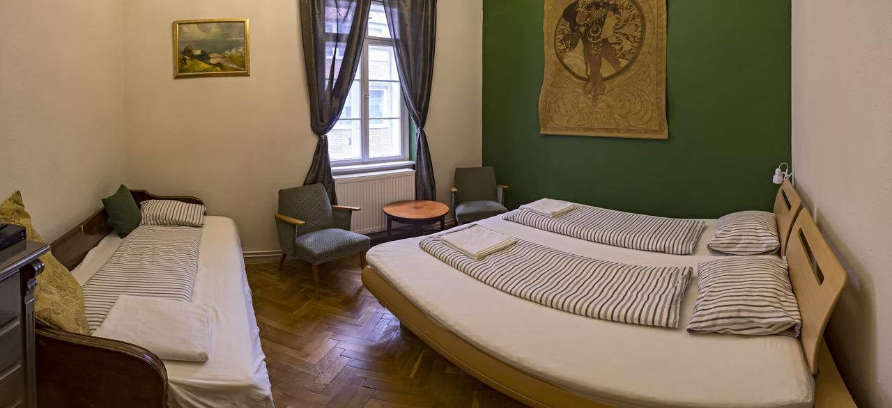 Santico Art Hotel And Hostel Budapest Exterior photo